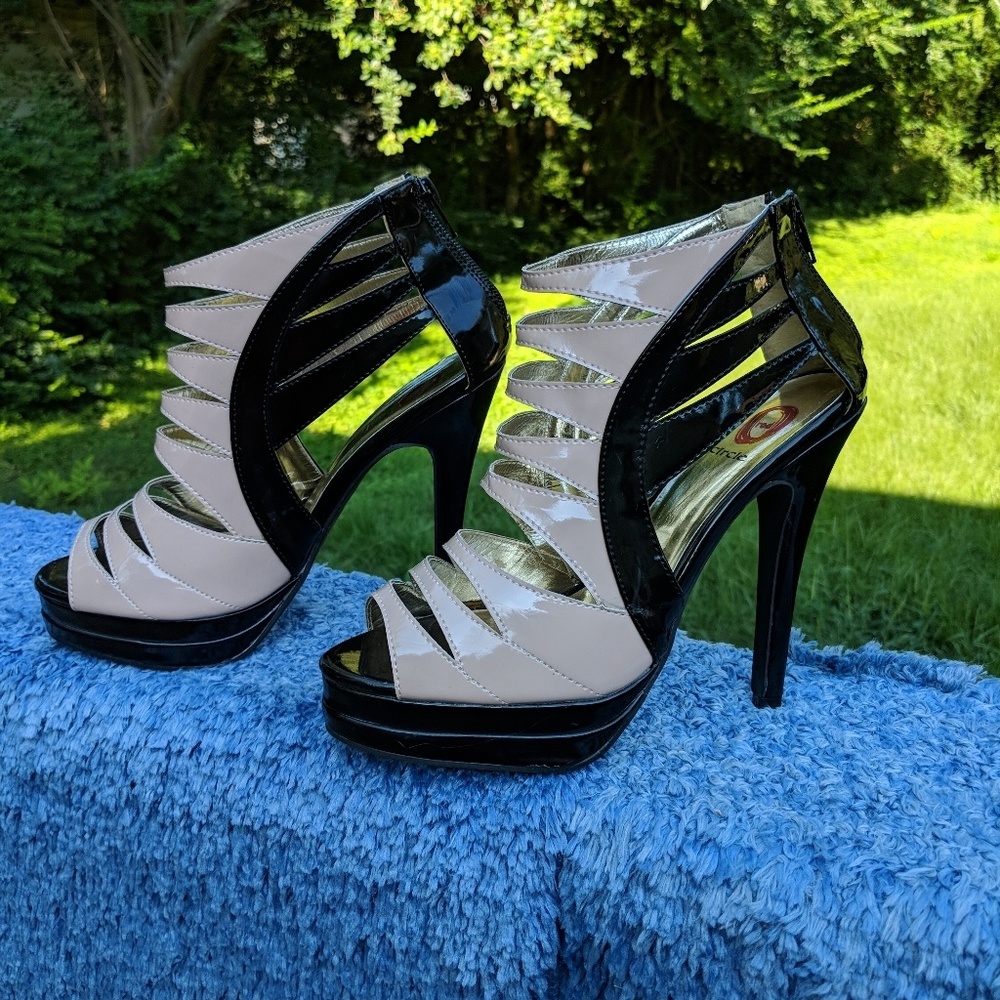 Red circle high heels